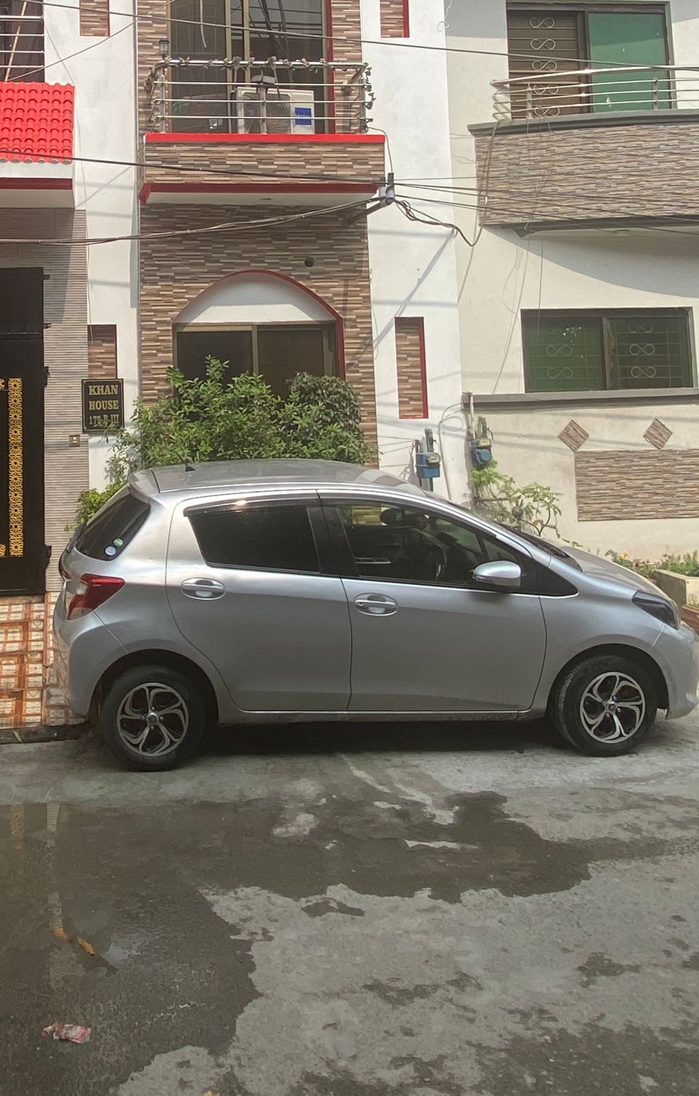 Toyota Vitz F 1.0 2015